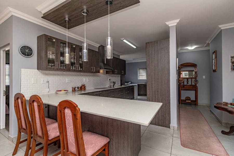 2 Bedroom Property for Sale in Heiderand Western Cape